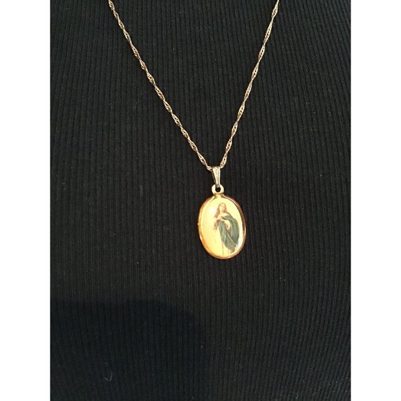 VINTAGE GOLD PHOTO PENDANT CHARM IMMACULATE CONCEPTION NECKLACE - Picture 3 of 5